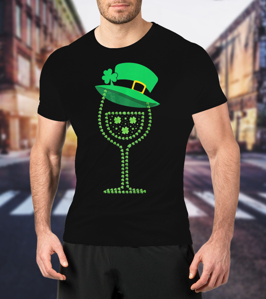 Leprechaun Hat Wine Glass Shamrock St Patrick's Day T-Shirt