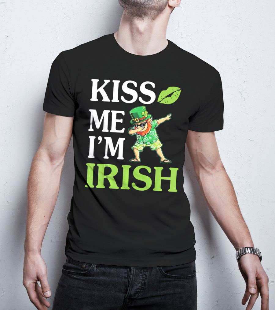 Kiss Me I'm Irish Leprechaun Dabbing Green Hat And Beard T-Shirt