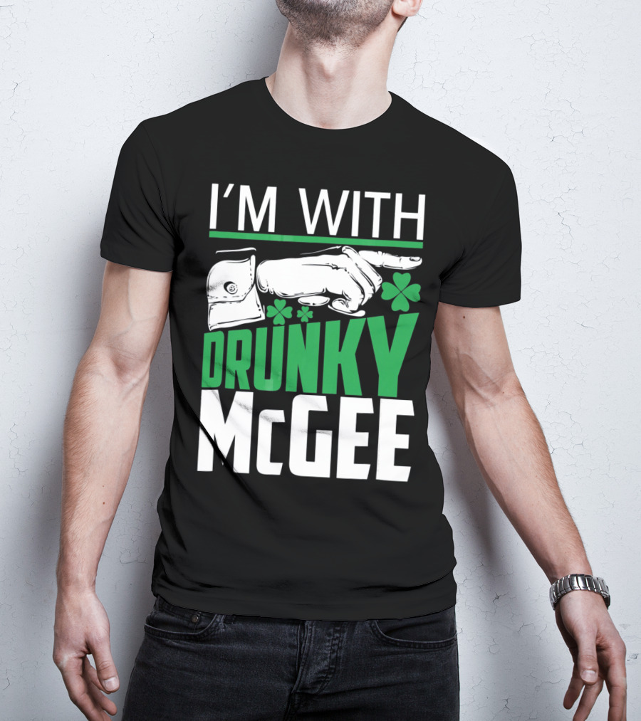 I'M WITH DRUNKY MCGEE St. Patrick's Day Shamrock Arrow T-Shirt