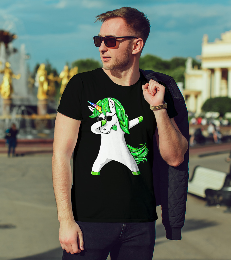 St Patricks Day Dabbing Green Unicorn T-Shirt