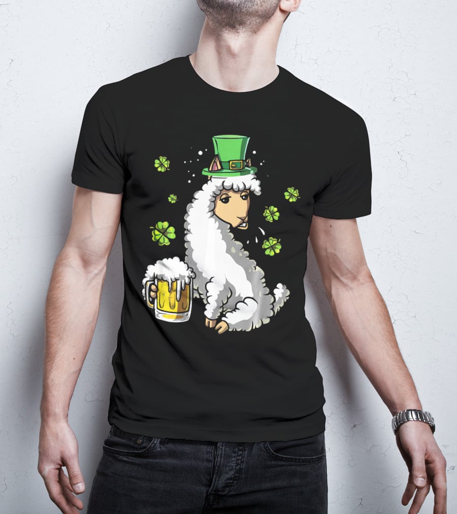 Leprechaun Llama Alpaca St Patrick's Day Beer Holding Clover Shamrock T-Shirt