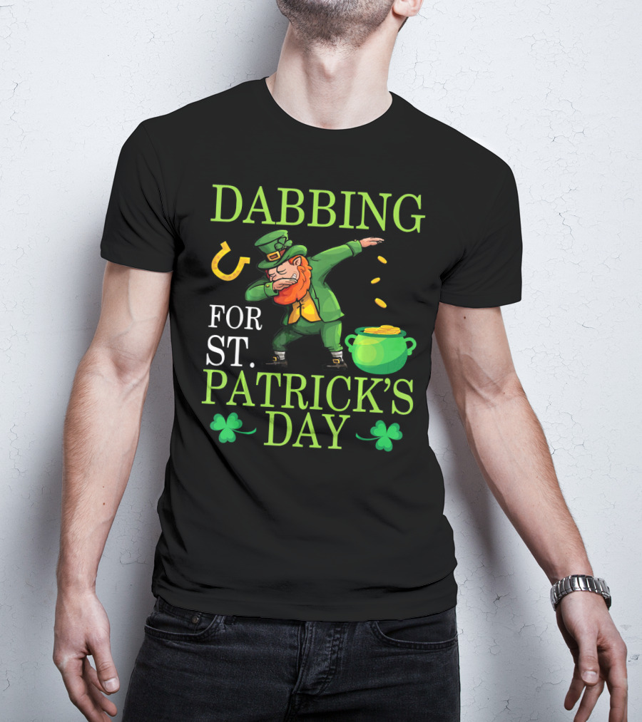Dabbing Leprechaun Sprinkling Gold For St. Patrick's Day T-Shirt