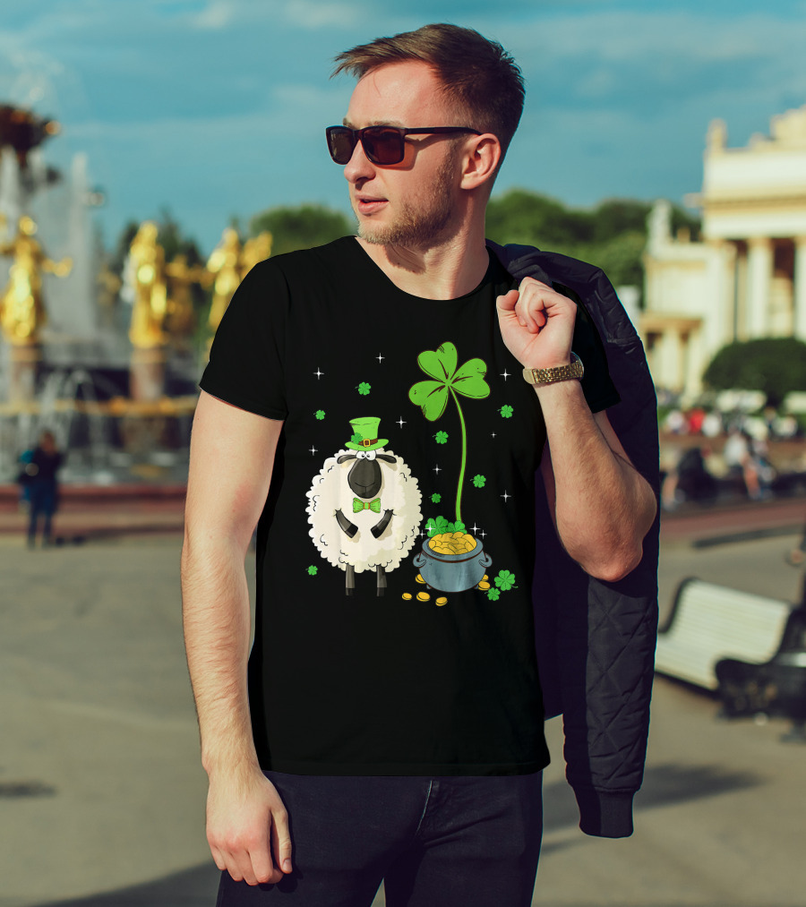 Shamrock Leprechaun Sheep With Pot Of Gold And Clover For St Patricks Day T-Shirt