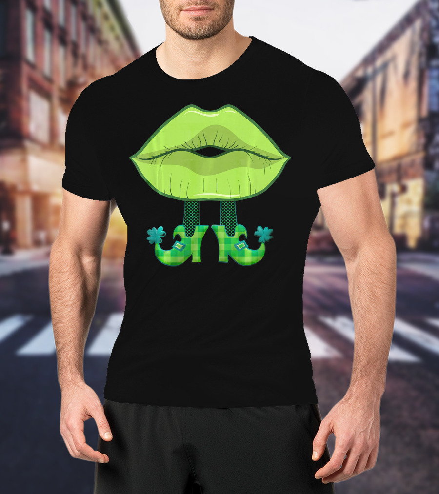 Kiss Lips Green Leprechaun Shoes Plaid Pattern St. Patrick's Day T-Shirt