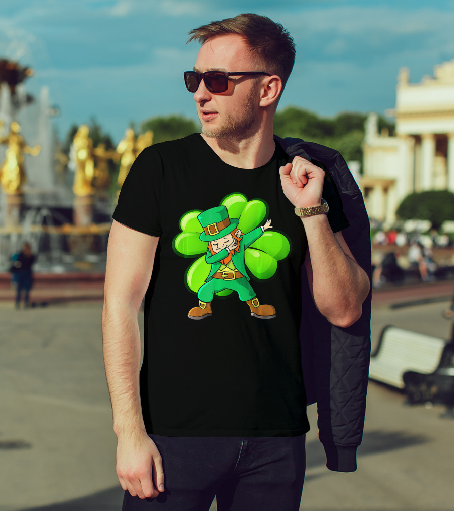 Cute Dabbing Leprechaun With Green Shamrock Background T-Shirt