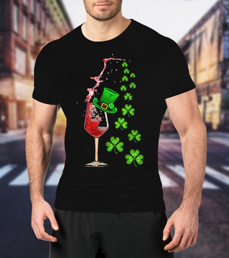 St Patricks Day Wine Glass Splash With Shamrocks And Top Hat T-Shirt