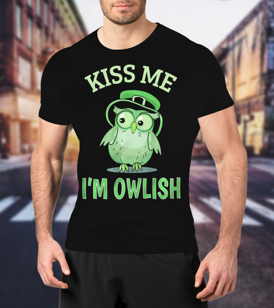 Kiss Me I'm Owlish Irish Owl With Leprechaun Hat T-Shirt