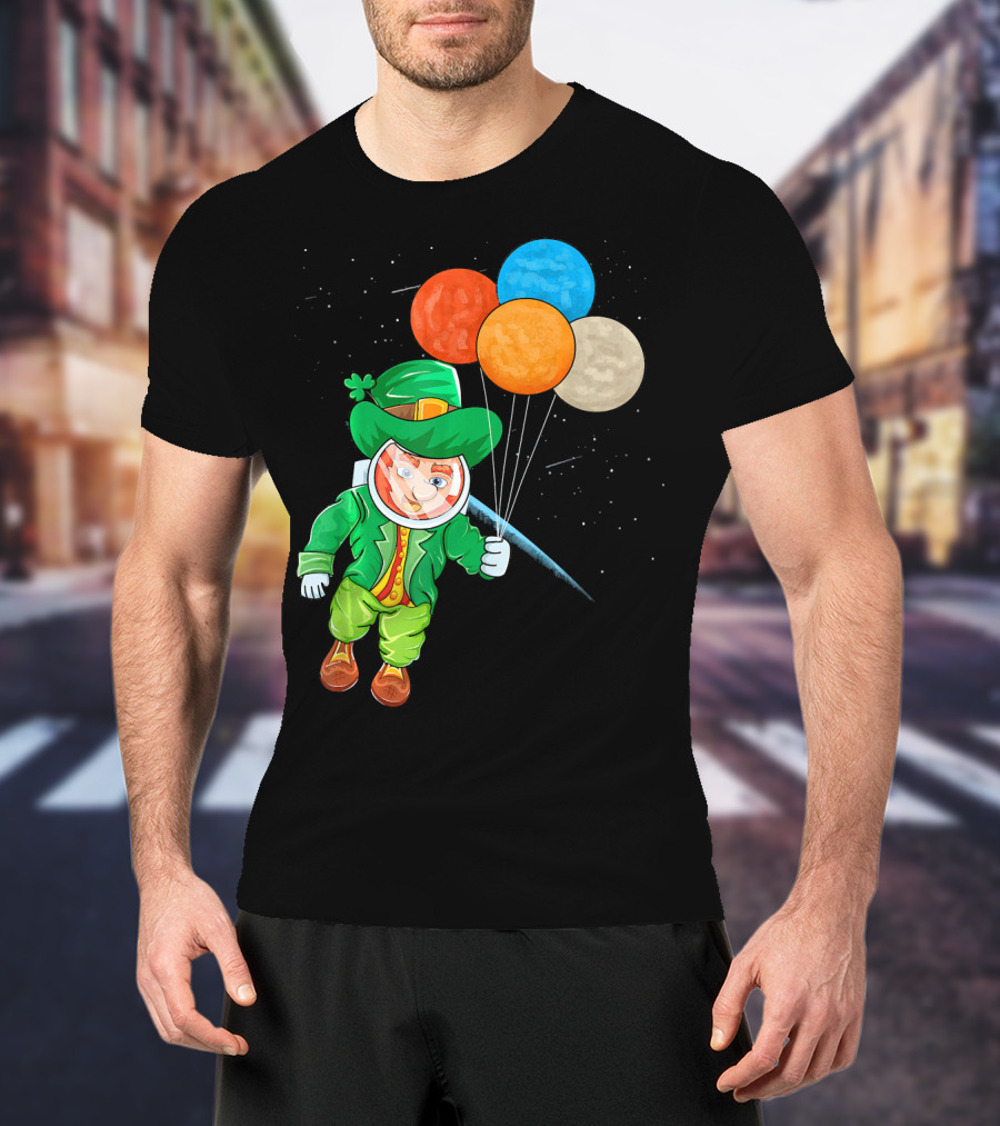 Leprechaun In Space St Patrick's Day Astronaut With Colorful Balloons T-Shirt