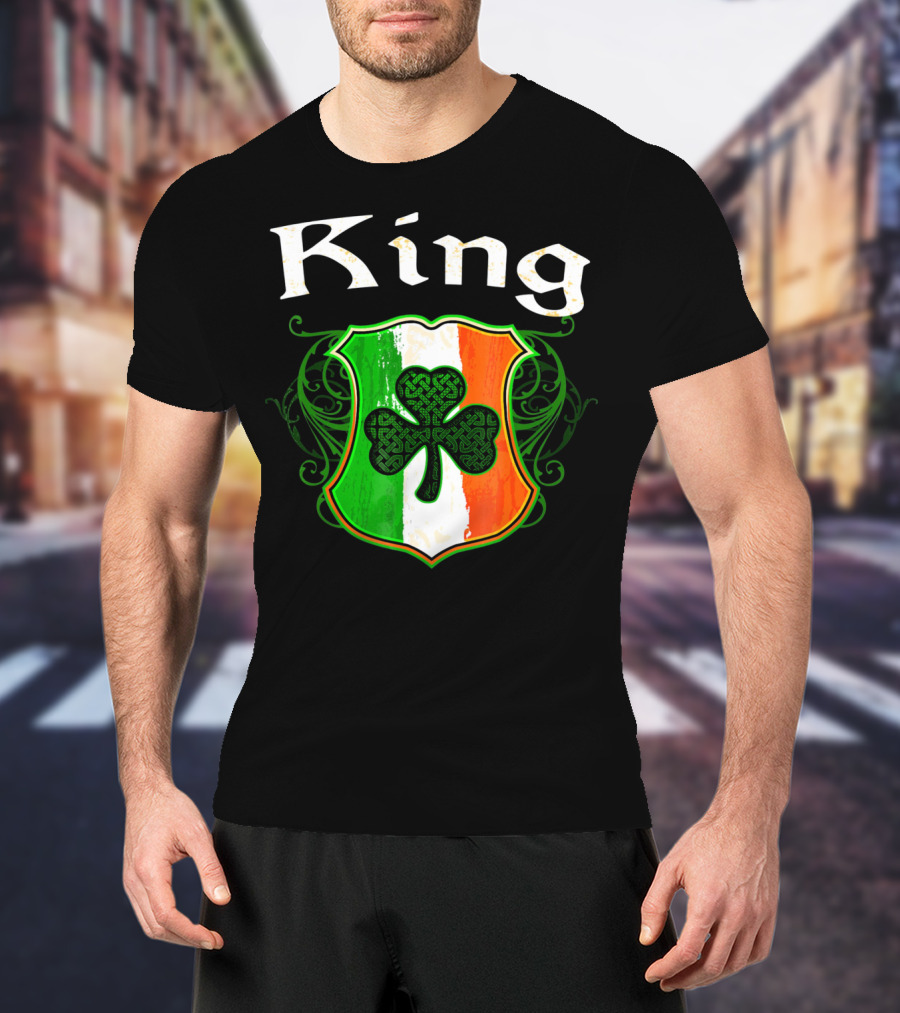 King Surname Irish Shamrock Crest T-Shirt