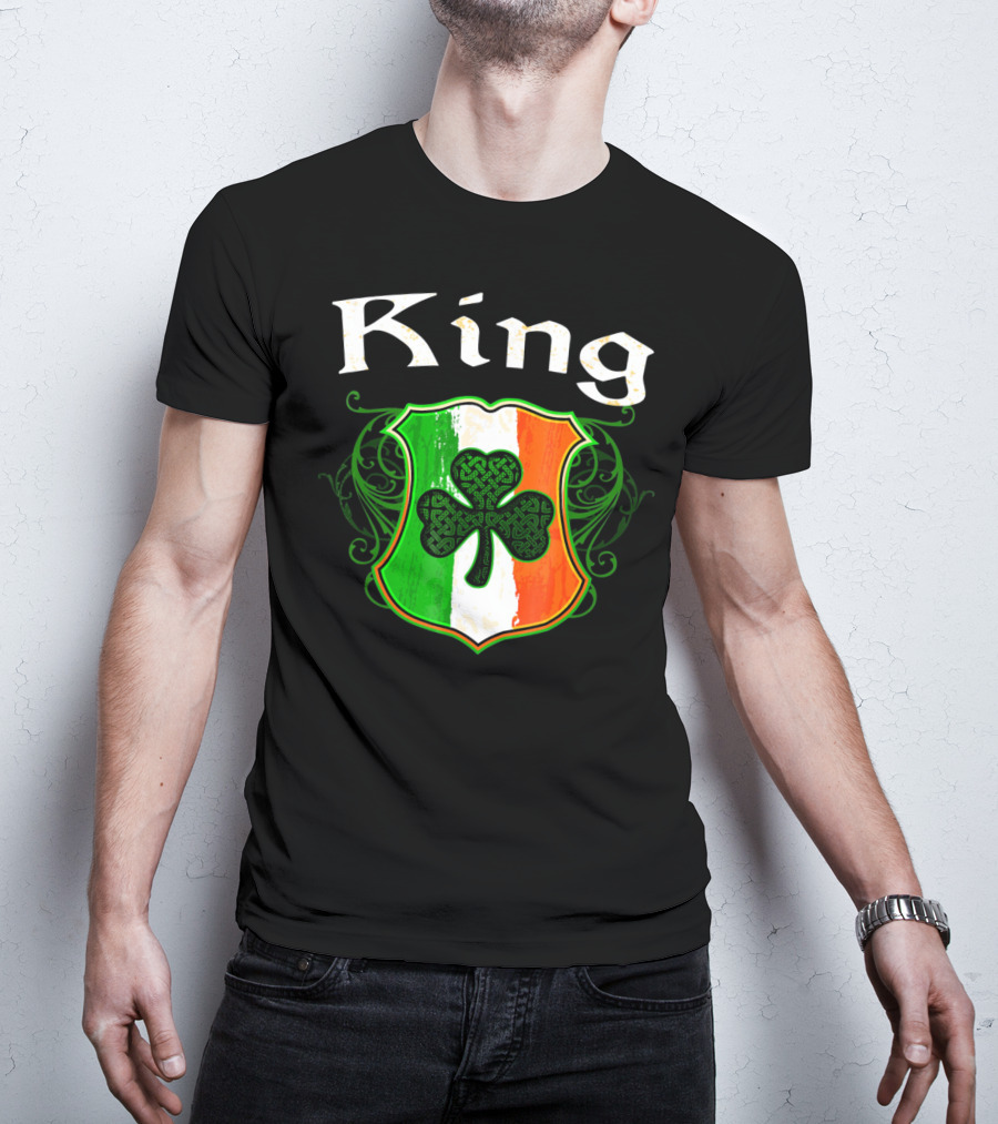 King Surname Irish Shamrock Crest T-Shirt
