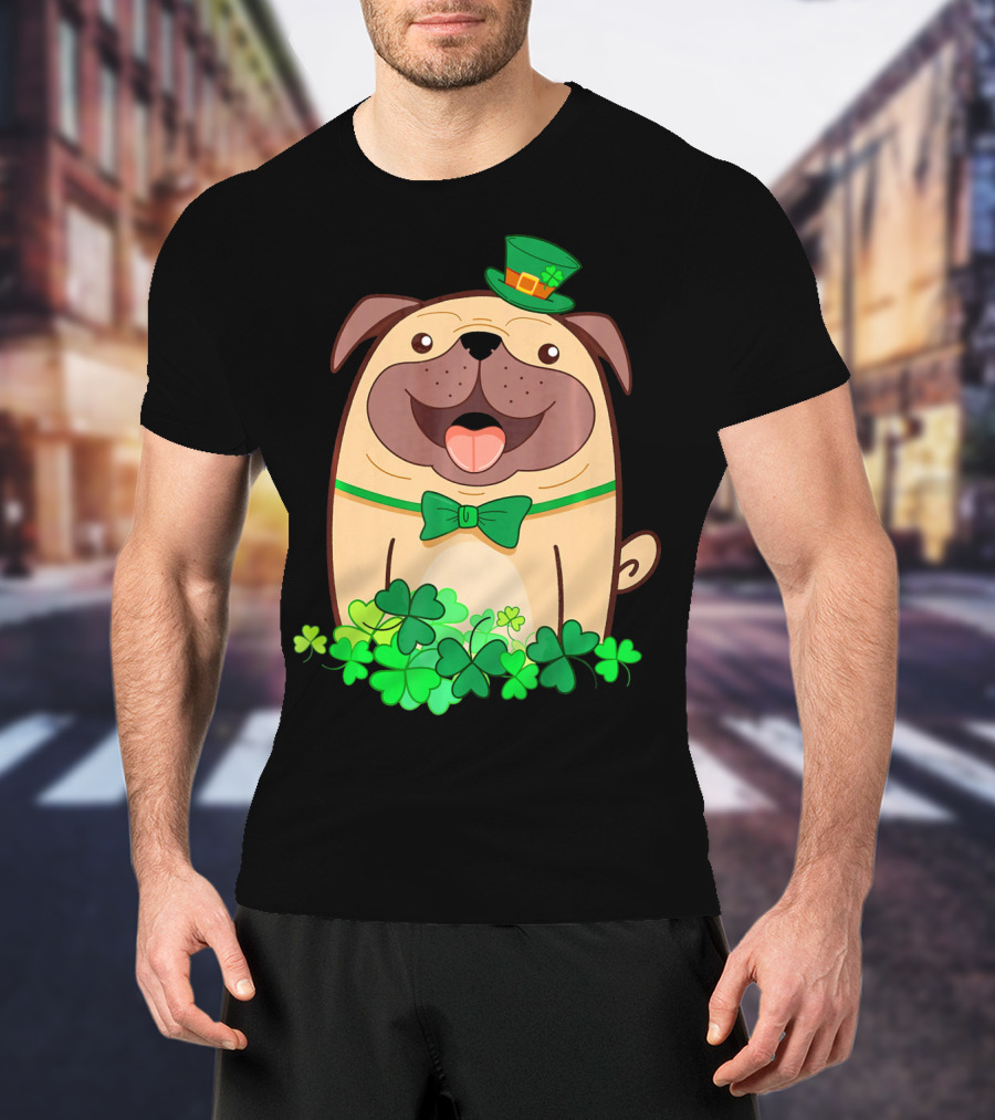 Cute Pug With Leprechaun Hat And Shamrocks T-Shirt