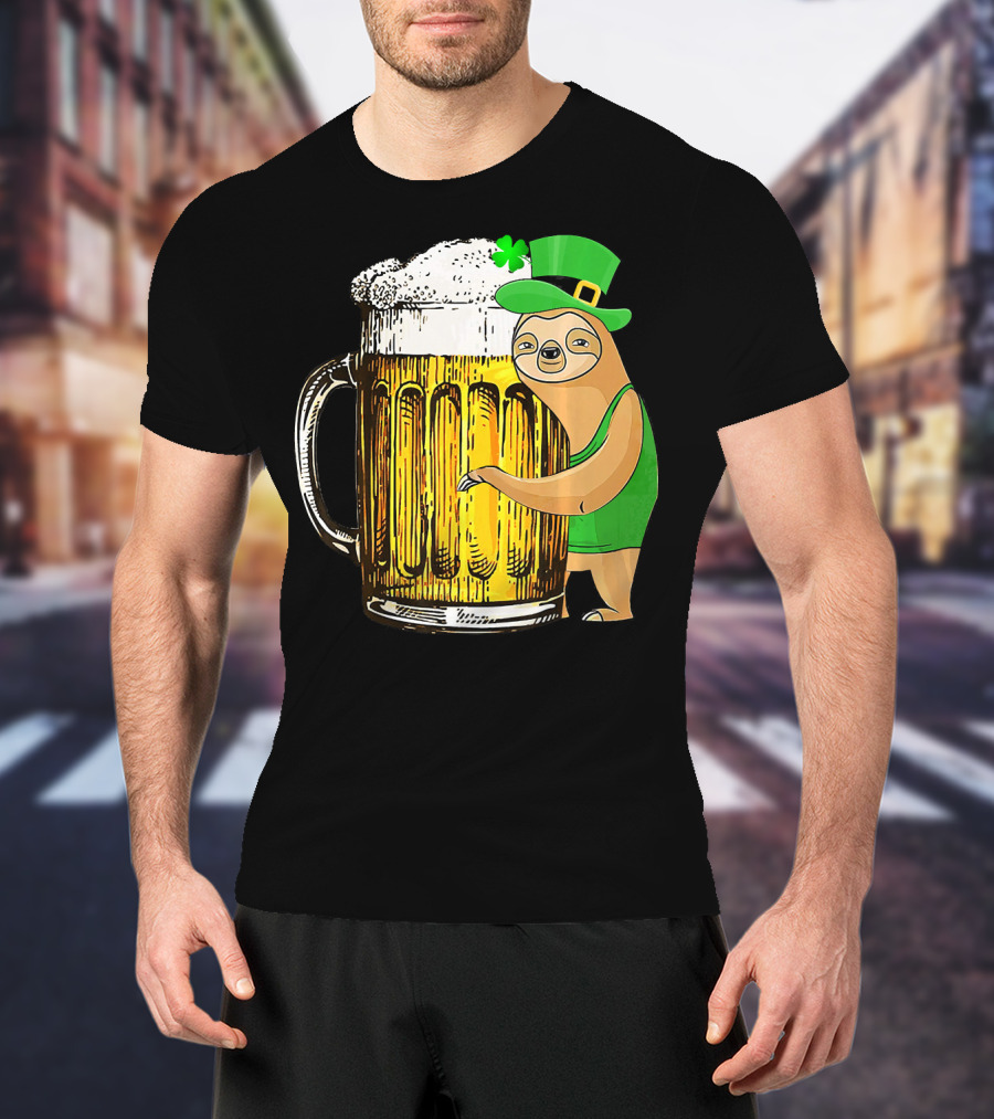 St Patricks Sloth Leprechaun With Beer Mug T-Shirt
