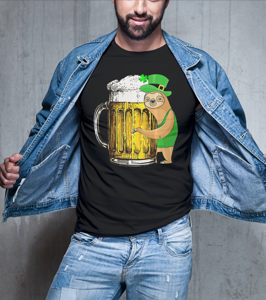 St Patricks Sloth Leprechaun With Beer Mug T-Shirt