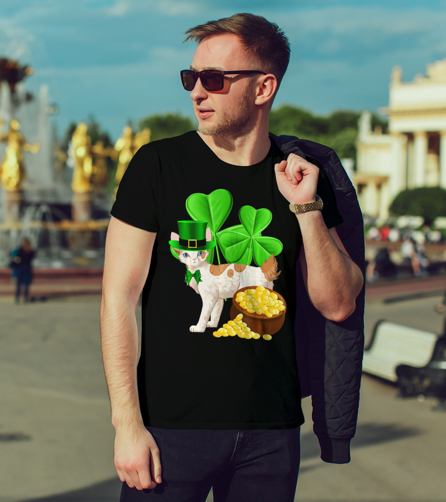 Japanese Bobtail Cat St Patricks Day Lucky Coins Shamrocks Leprechaun Hat T-Shirt