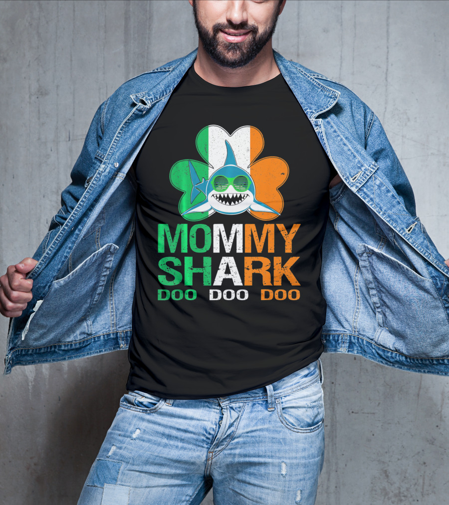St Patricks Day Mommy Shark Doo Doo Doo Irish Shamrock T-Shirt