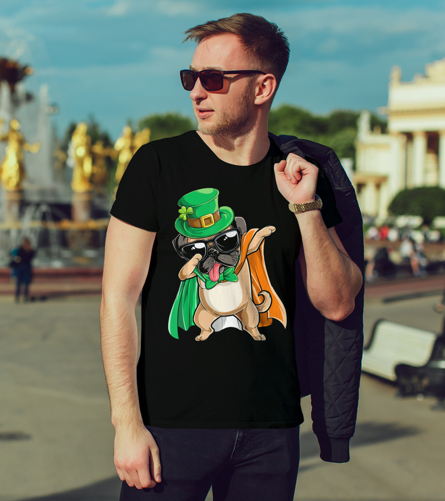 Dabbing Pug St Patrick's Day Leprechaun Hat Cape T-Shirt