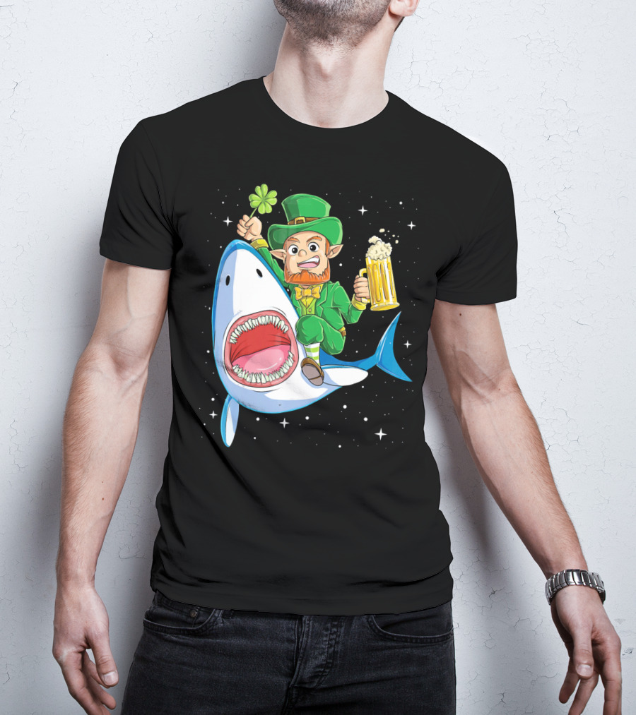 St Patricks Day Leprechaun Riding Shark With Beer Stein And Shamrock T-Shirt