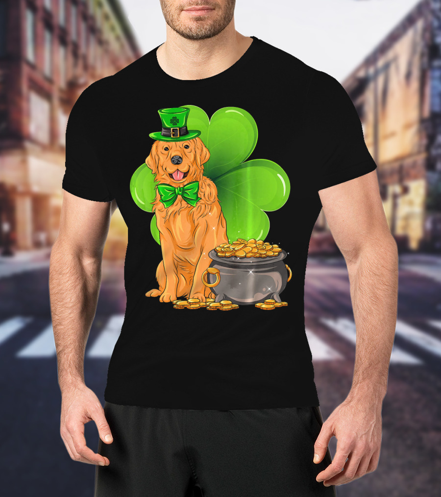 Golden Retriever St Patricks Day Leprechaun With Shamrock And Pot Of Gold T-Shirt