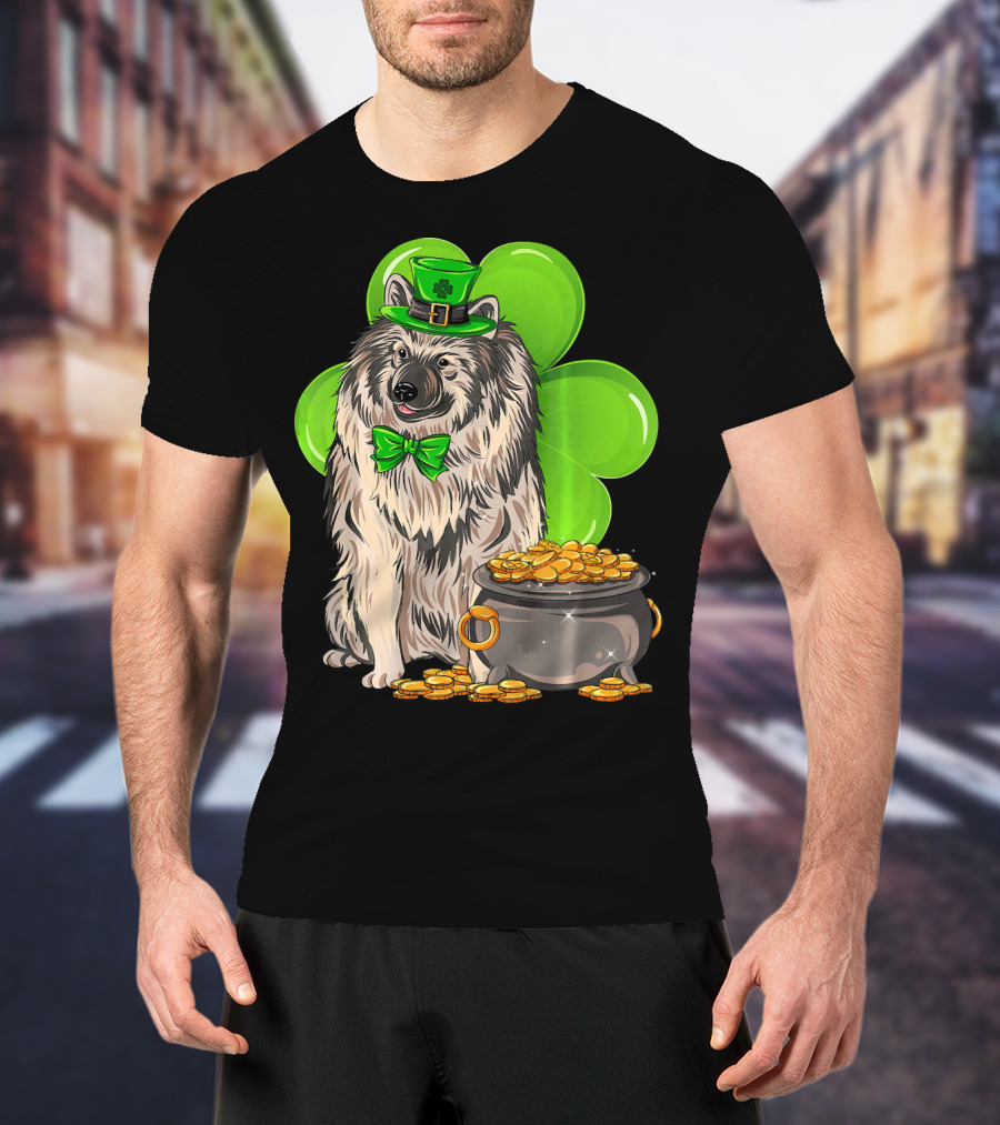 Keeshond St Patricks Day Leprechaun Dog Clover Pot Of Gold T-Shirt