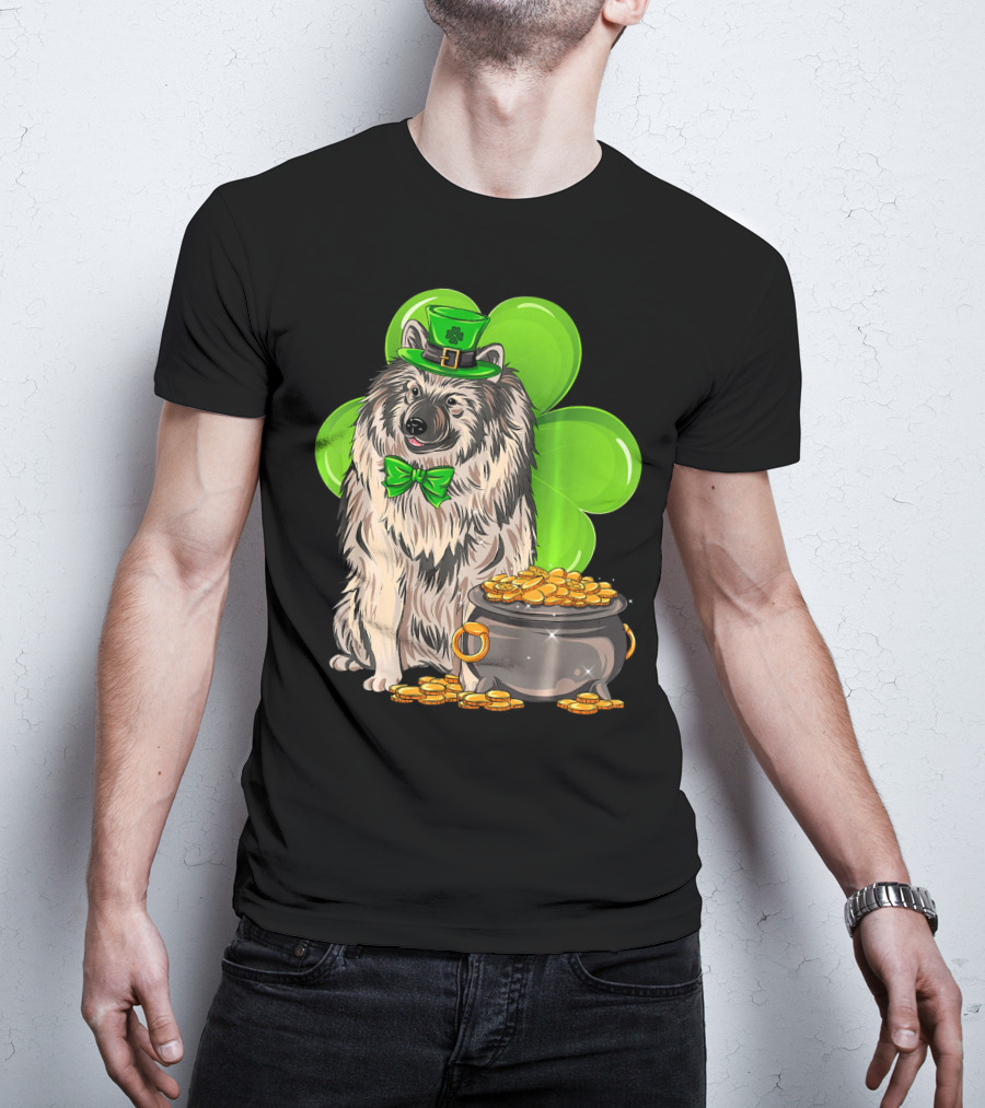 Keeshond St Patricks Day Leprechaun Dog Clover Pot Of Gold T-Shirt