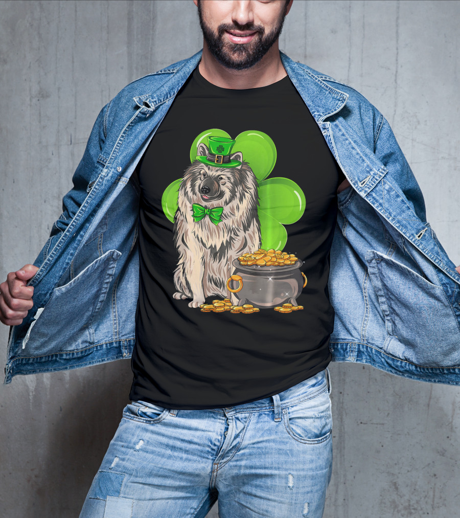 Keeshond St Patricks Day Leprechaun Dog Clover Pot Of Gold T-Shirt