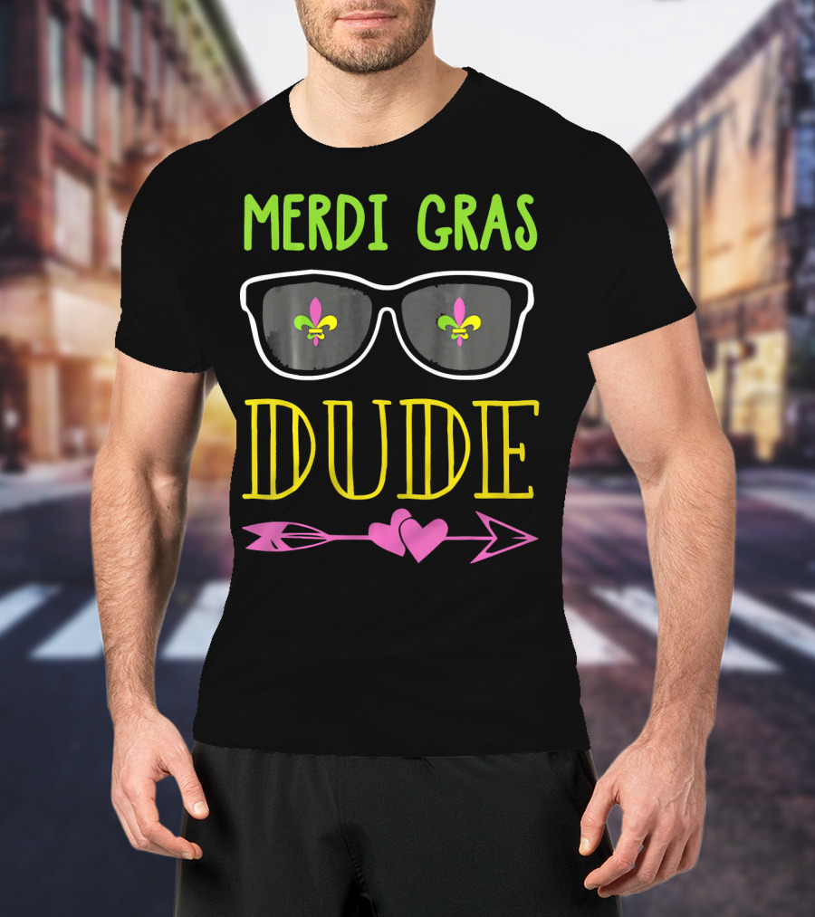Mardi Gras Dude New Orleans Glasses Fleur De Lis Hearts Arrow T-Shirt
