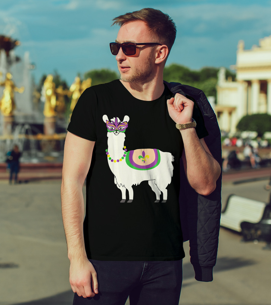 Mardi Gras Llama With Fleur-de-Lis Beads And Mask For Funny Carnival Party T-Shirt