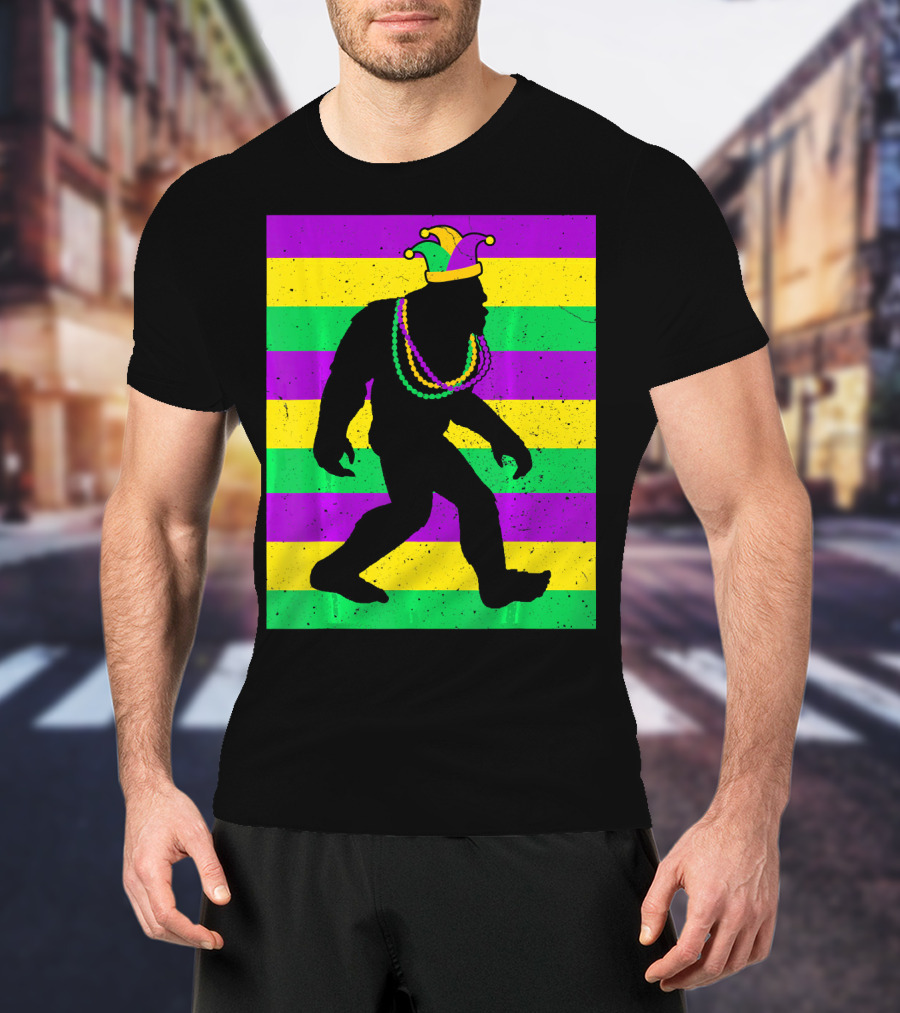 Bigfoot Sasquatch In Mardi Gras Jester Hat And Beads T-Shirt