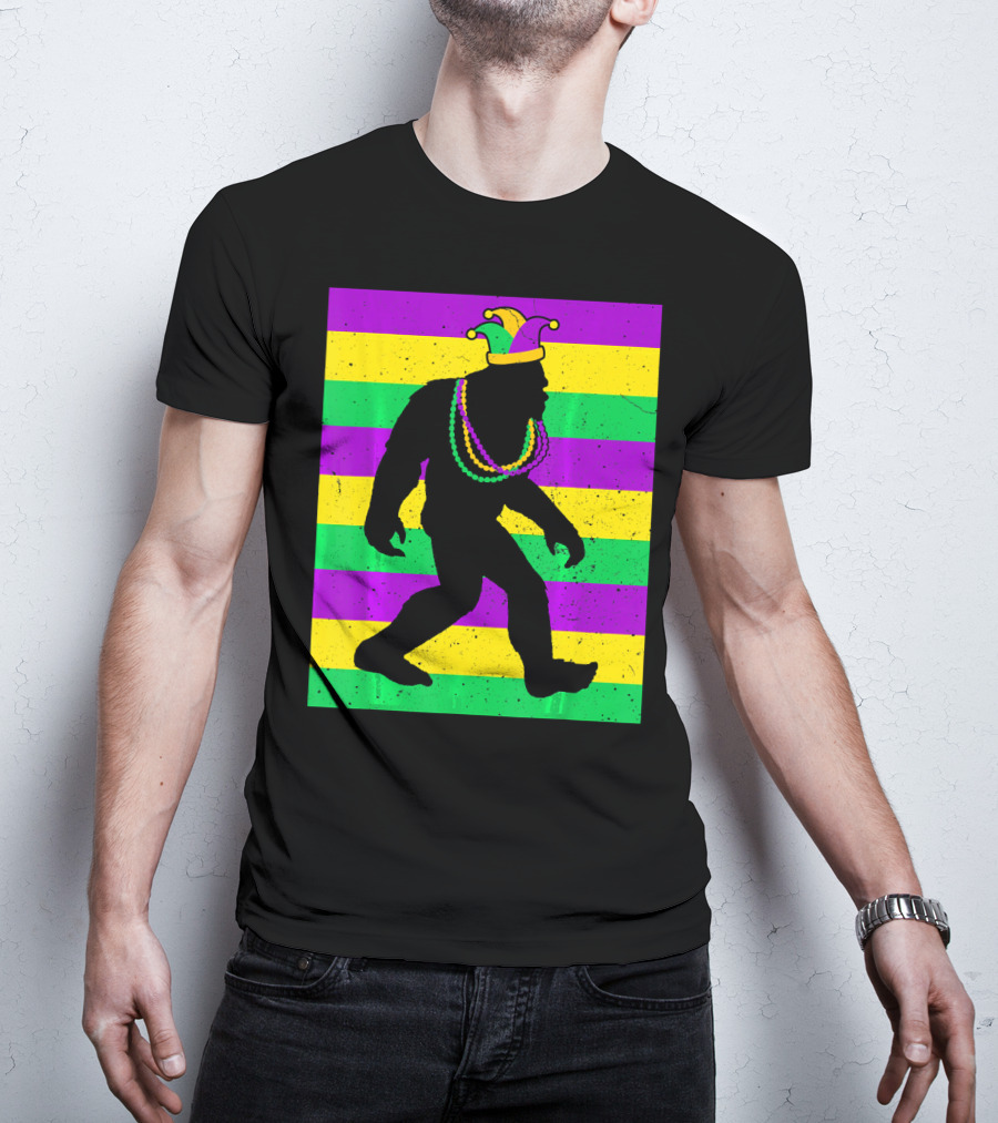 Bigfoot Sasquatch In Mardi Gras Jester Hat And Beads T-Shirt