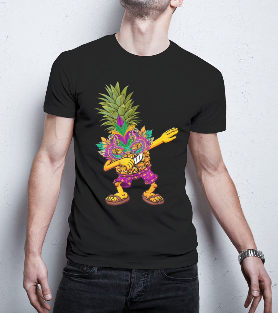 Funny Pineapple Wearing Mardi Gras Mask Dabbing Pose T-Shirt