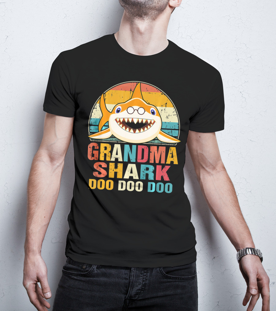 Grandma Shark Doo Doo Doo Retro T-Shirt