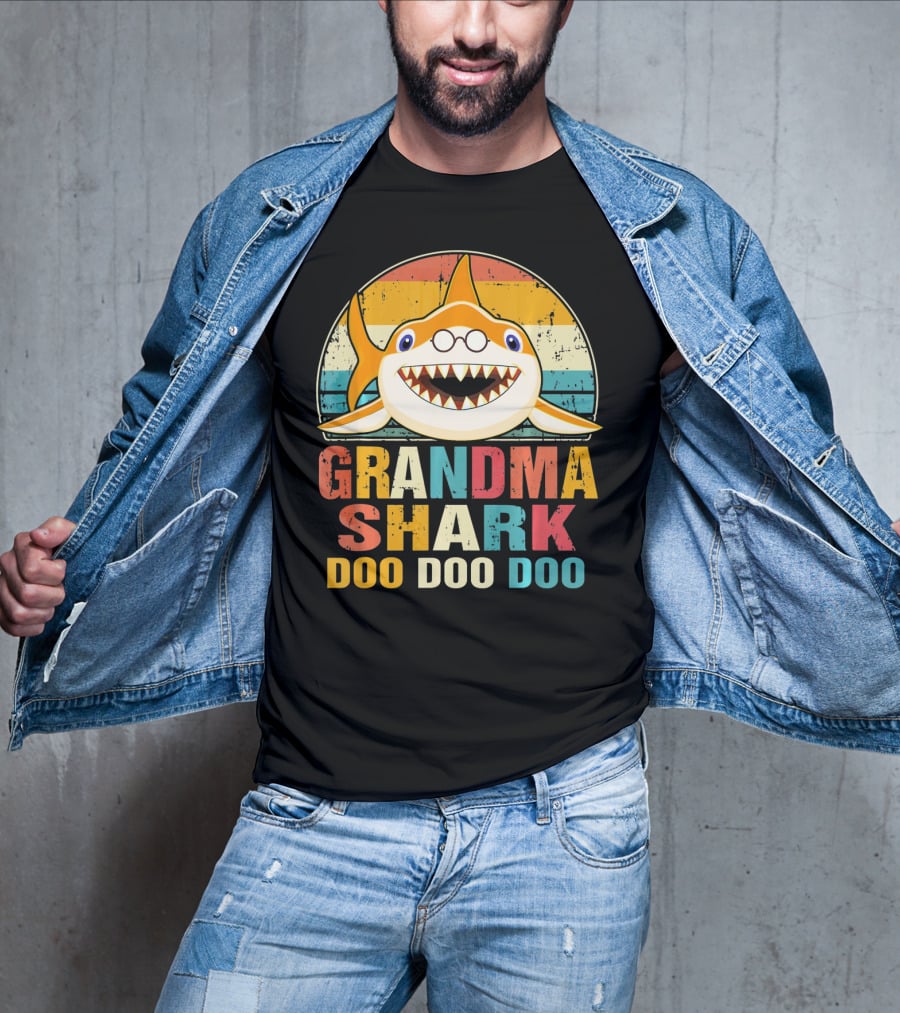 Grandma Shark Doo Doo Doo Retro T-Shirt
