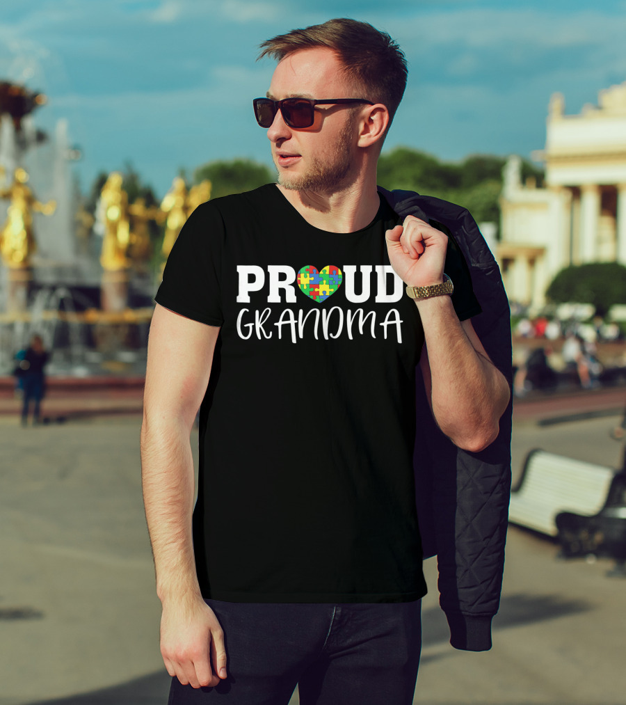 Proud Grandma Puzzle Heart Autism Awareness T-Shirt