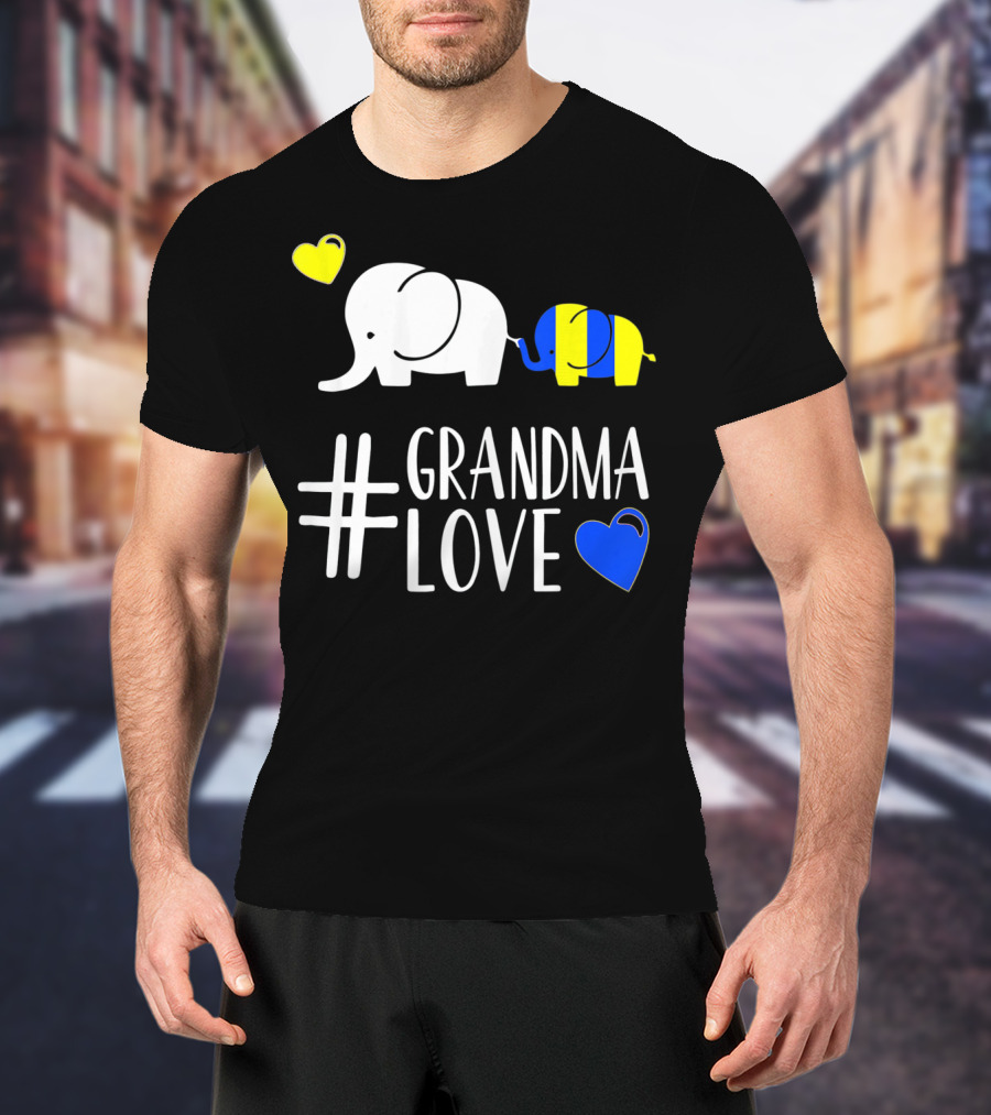 Grandma Love Autism Awareness Cute Elephants Hearts T-Shirt