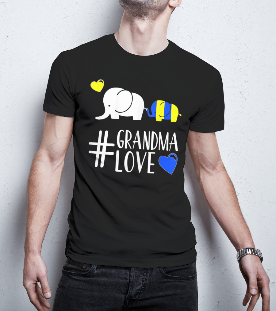 Grandma Love Autism Awareness Cute Elephants Hearts T-Shirt