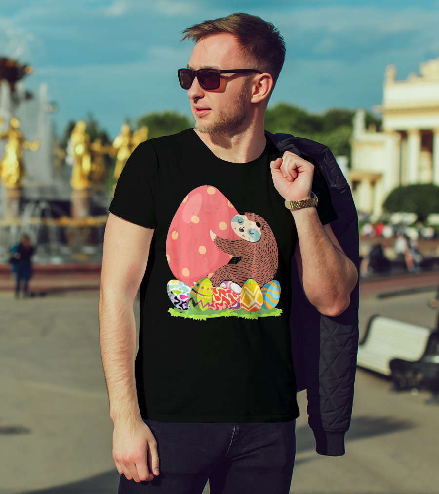 Girls Sloth Easter Women Funny Easter Egg Hug T-Shirt