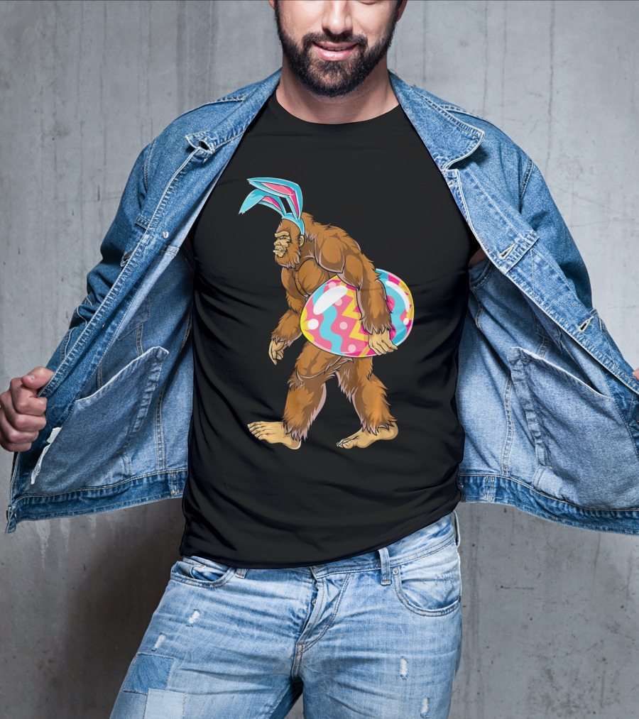 Bigfoot Sasquatch With Easter Bunny Ears And Egg T-Shirt