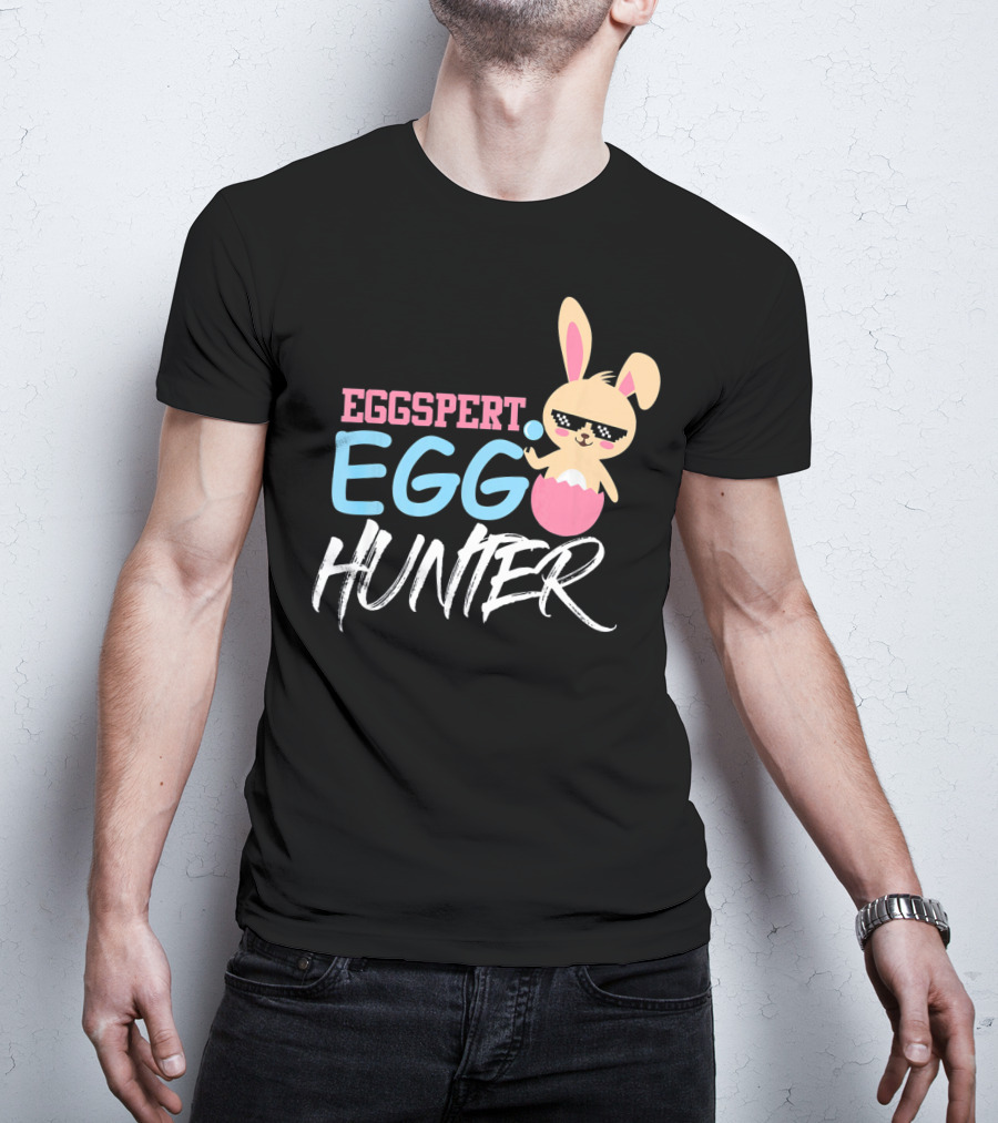 Eggspert Egg Hunter Bunny Sunglasses Easter Fun T-Shirt