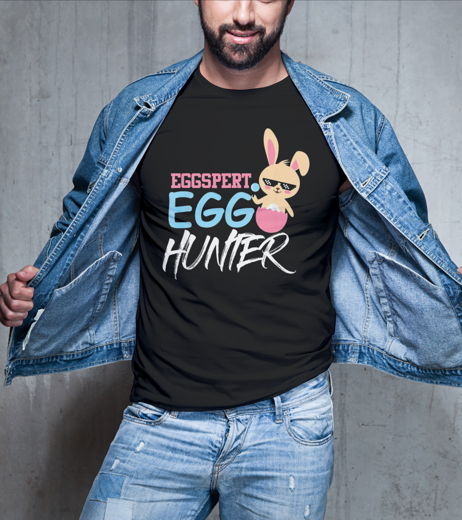 Eggspert Egg Hunter Bunny Sunglasses Easter Fun T-Shirt