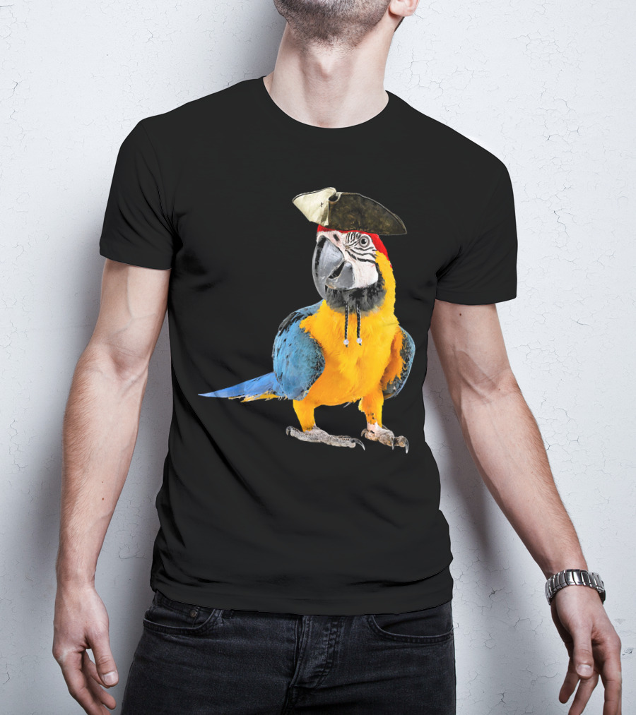 Parrot Of The Caribbean Bird Pirate Hall Macaw With Tricorn Hat T-Shirt