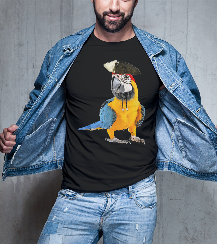 Parrot Of The Caribbean Bird Pirate Hall Macaw With Tricorn Hat T-Shirt