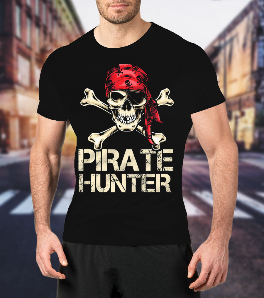 PIRATE HUNTER Funny Birthday Skull Crossbones Red Bandana T-Shirt