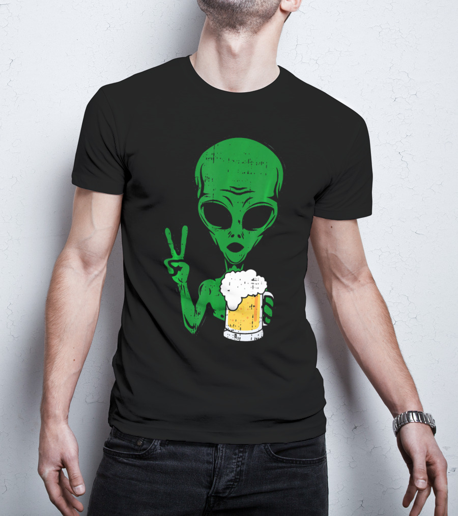 Area 51 Alien Peace Sign Drinking Beer T-Shirt