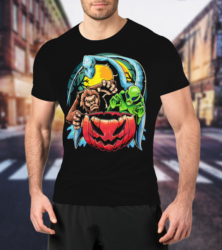 Bigfoot The Loch Ness Monster Alien With Pumpkin Halloween Scene T-Shirt