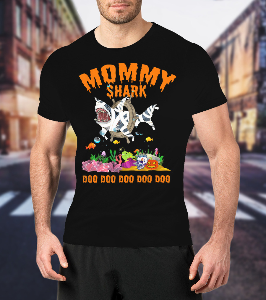 Mommy Shark Halloween Costume Doo Doo Doo Doo Doo T-Shirt