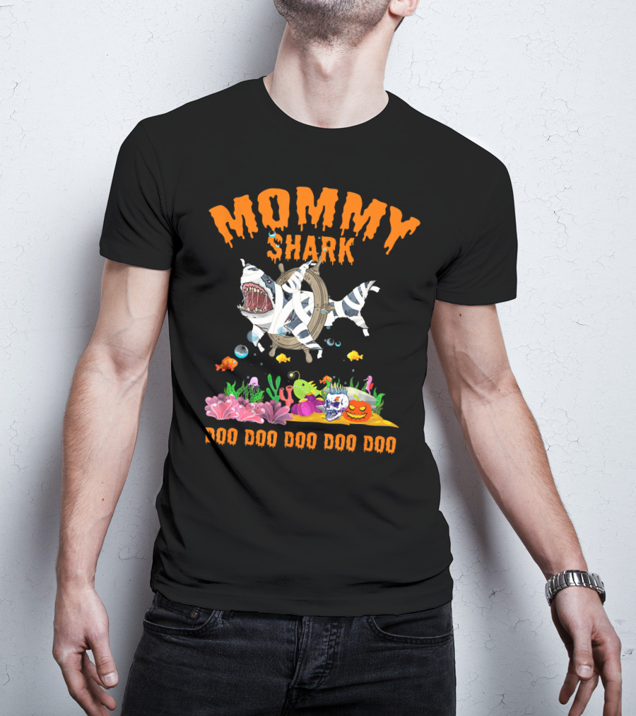 Mommy Shark Halloween Costume Doo Doo Doo Doo Doo T-Shirt