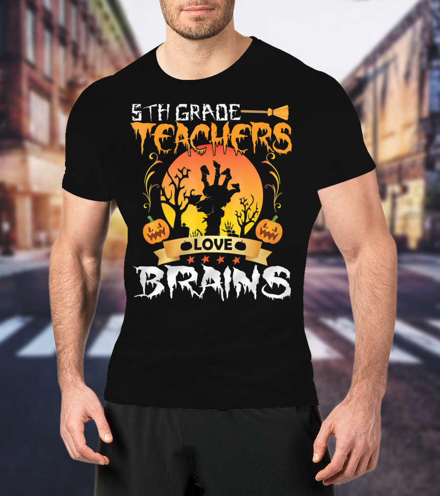 5th Grade Teachers Love Brains Tomb Pumpkin Moon T-Shirt