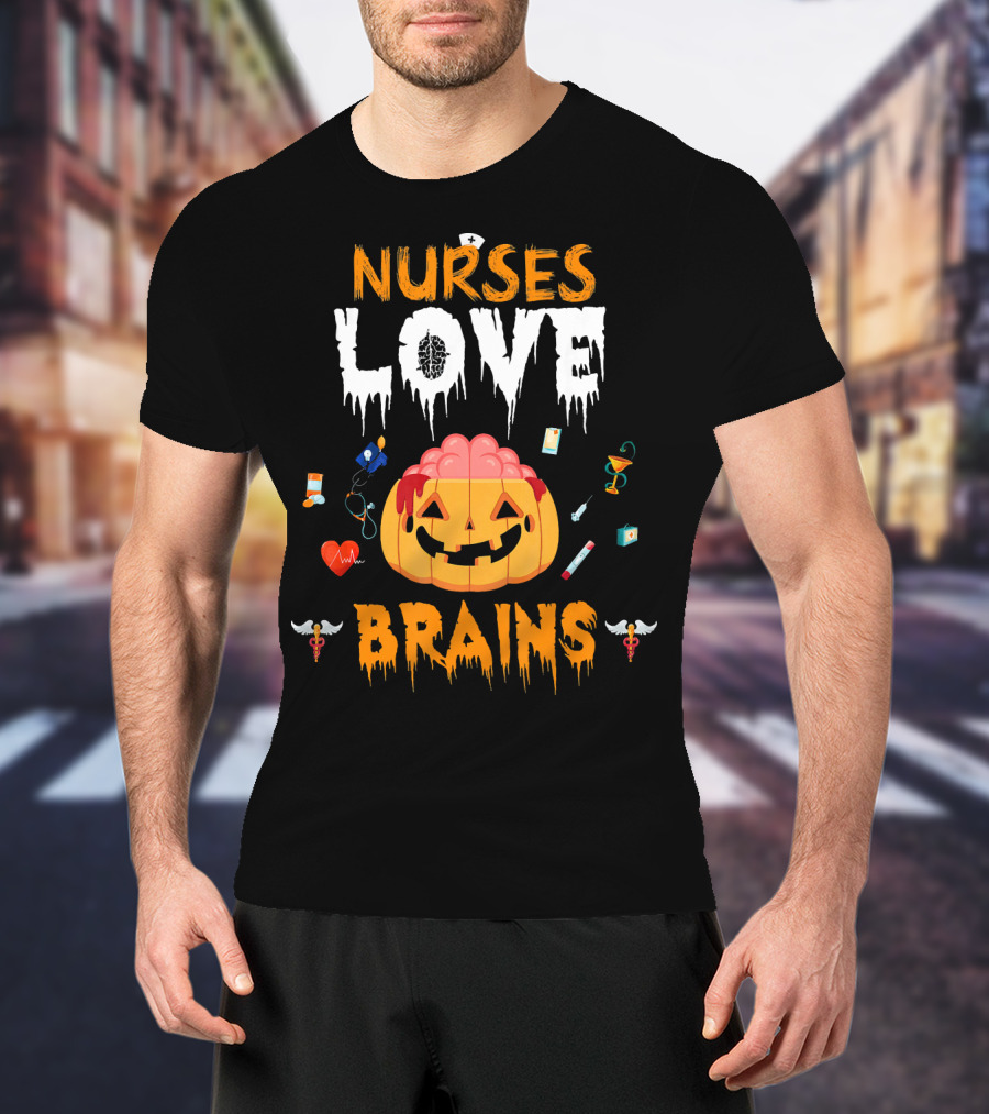 Nurses Love Brains Halloween Scary Nurse Pumpkin T-Shirt