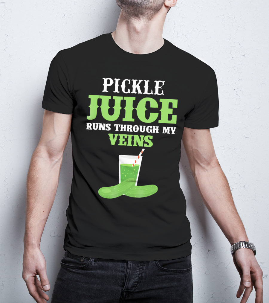 PICKLE JUICE RUNS THROUGH MY VEINS Pickle Glass Cup With Straw T-Shirt