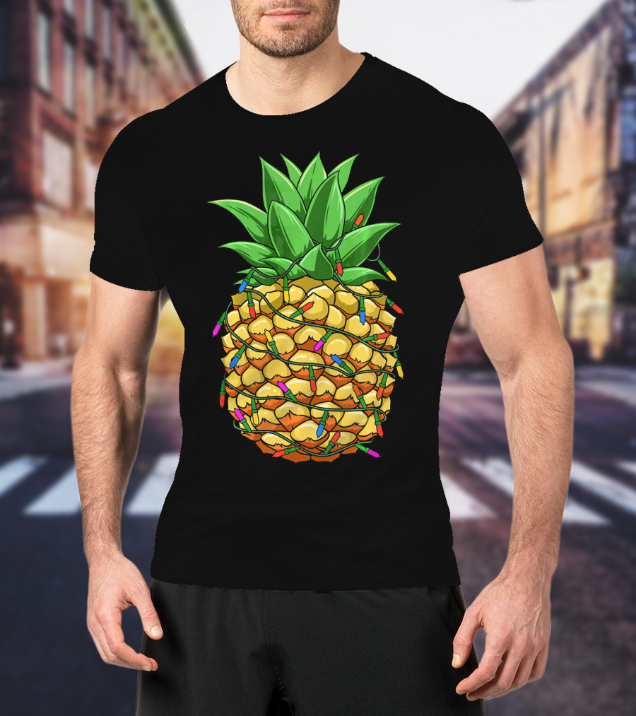 Pineapple Wrapped With Christmas String Lights Mele Hawaiian Holiday Fun T-Shirt